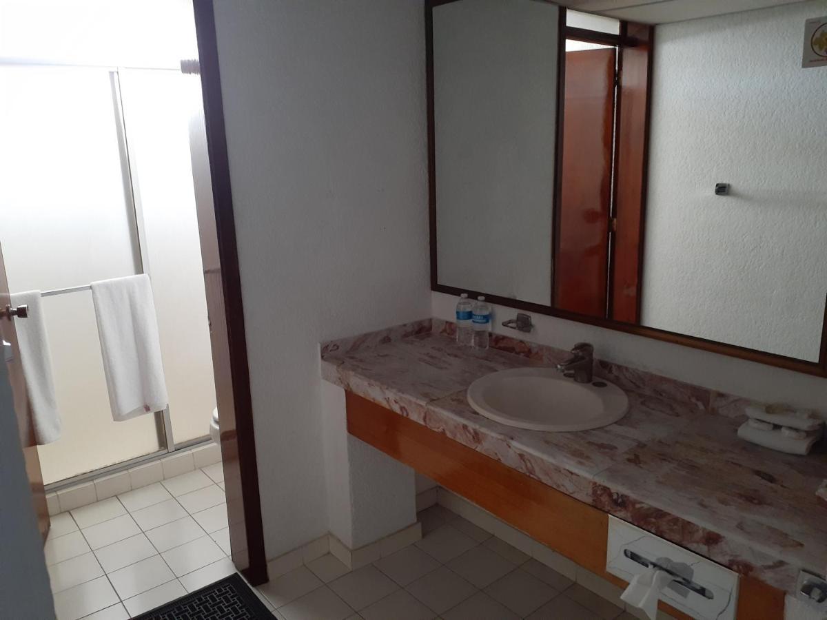 Leo Hotel Jerez de García Salinas エクステリア 写真